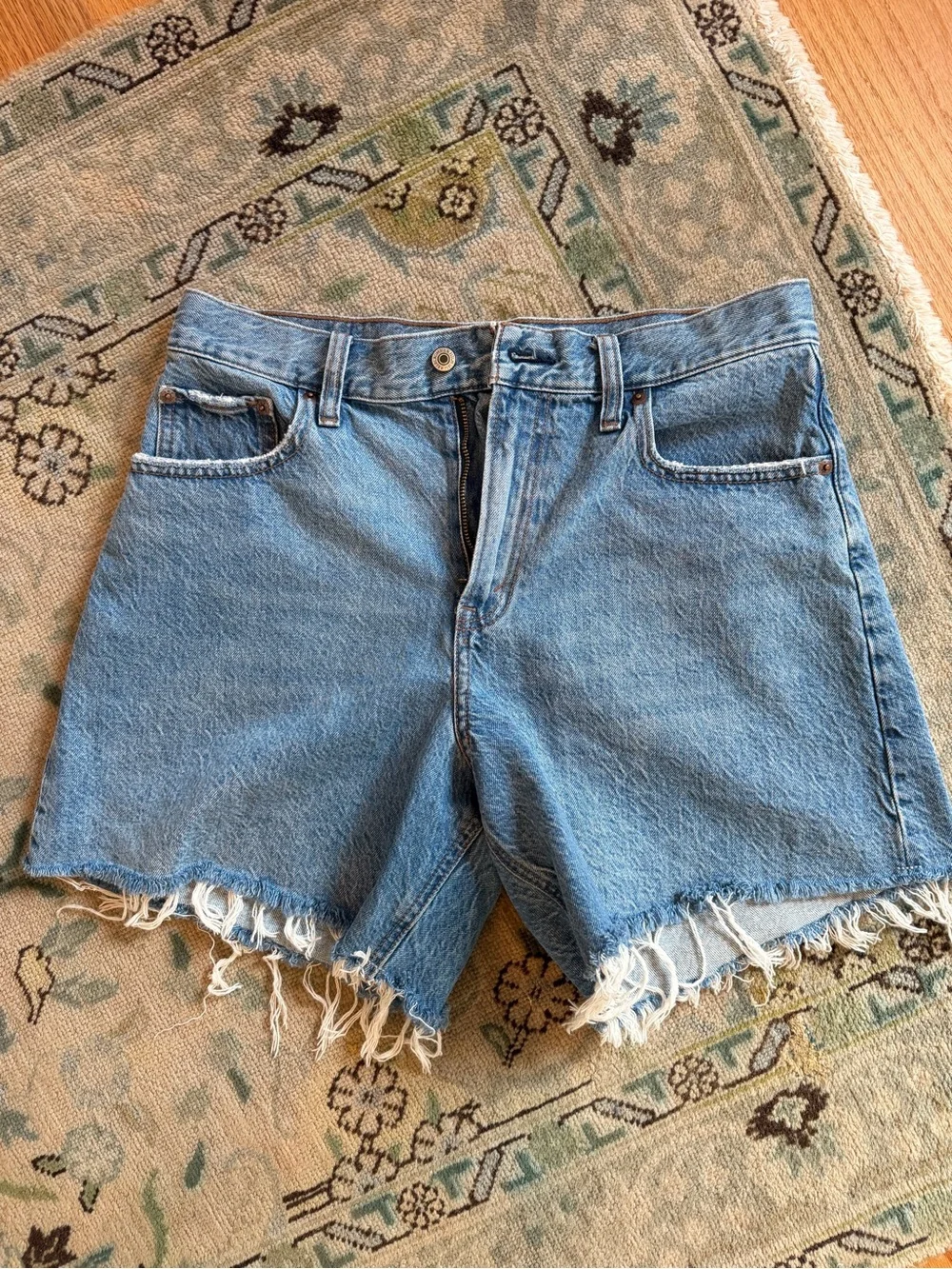 Abercrombie & Fitch Light Wash Denim Cutoff Shorts - Picture 1 of 3